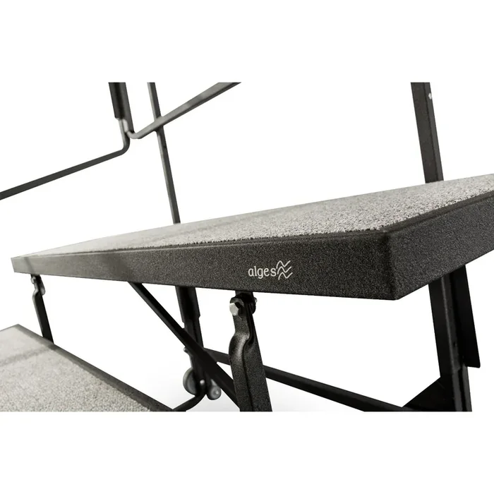 Alges Choral Riser, 4th Step