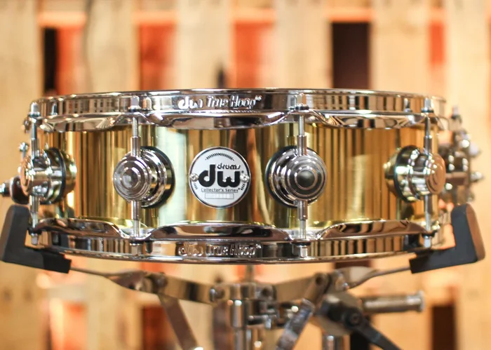 DW 4×14 Collector’s Polished Bell Brass Snare Drum – DRVN0414SPC