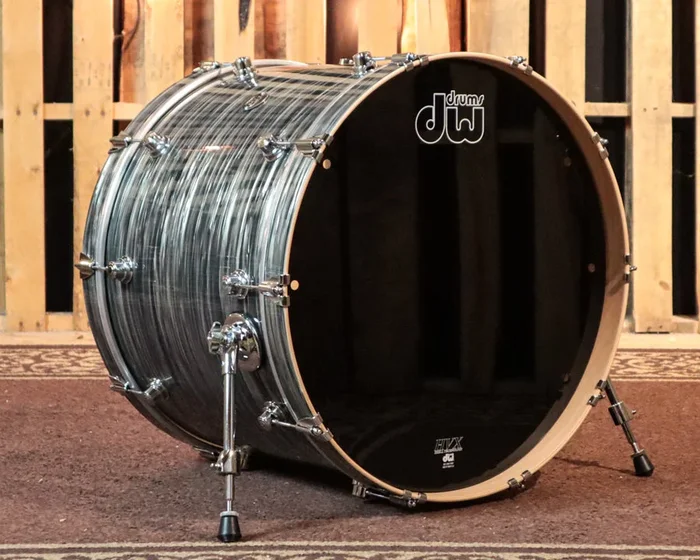 DW Performance Pewter Oyster Bass Drum – 18×24
