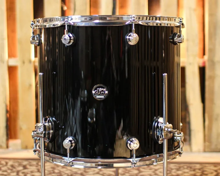 DW Performance Piano Black Lacquer Floor Tom – 16×18
