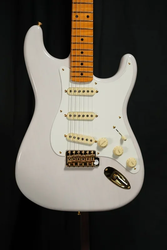 Limited Edition American Vintage II ’57 Stratocaster White Blonde – display/demo