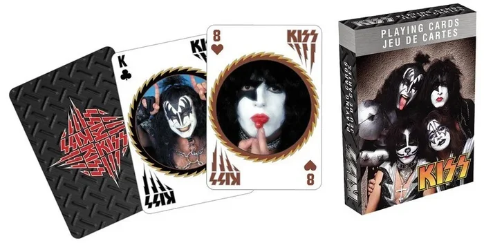 Playing Cards Kiss