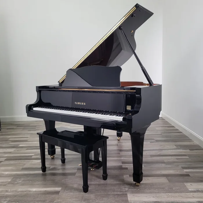 Yamaha GB1 (5’0 “) in Polished Ebony #J3575807